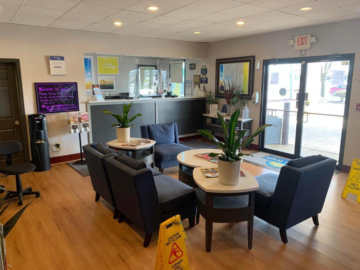 Days Inn By Wyndham Louisville Airport Fair And Expo Center Екстер'єр фото