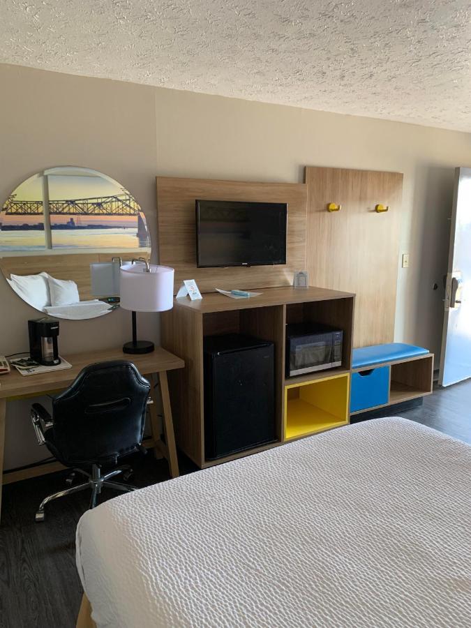 Days Inn By Wyndham Louisville Airport Fair And Expo Center Екстер'єр фото