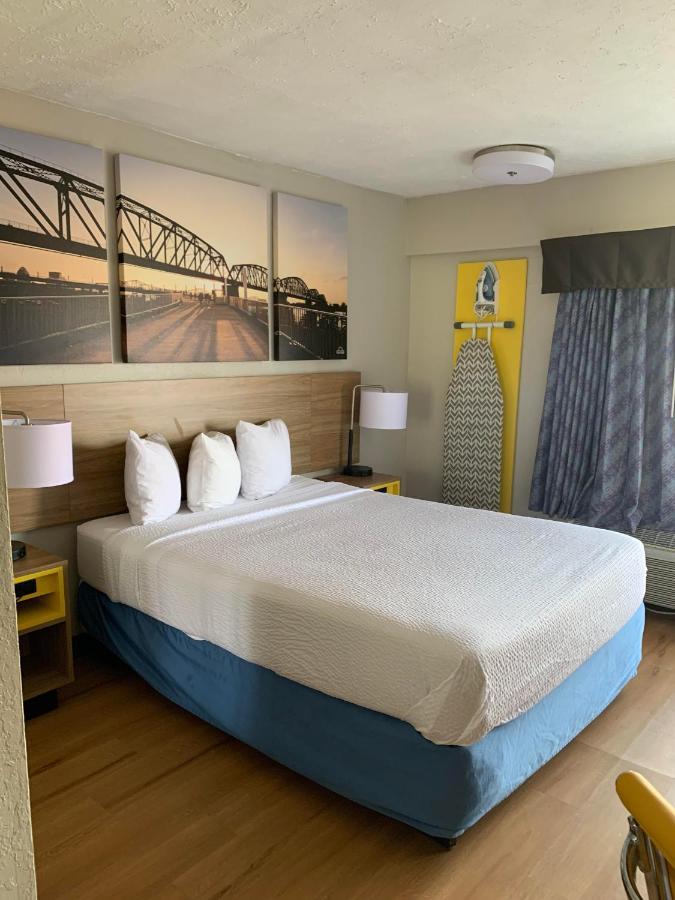 Days Inn By Wyndham Louisville Airport Fair And Expo Center Екстер'єр фото